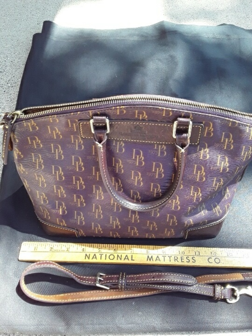 Rare 💫 DOONEY & BOURKE Signature 1975 Vanessa Satchel Bordeaux/Florentine Trim